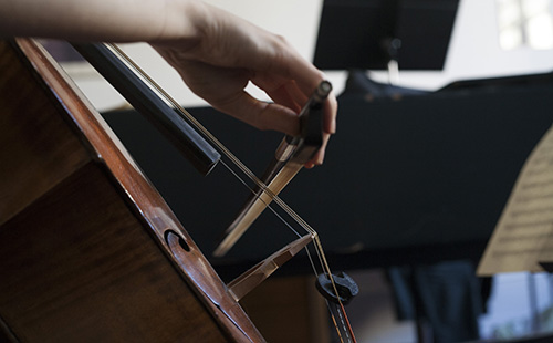 Concours de Genève - Le violoncelle étincelant de Michiaki Ueno triomphe au  Victoria Hall